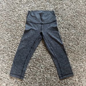 Heathered gray size 2 Capri lulu leggings